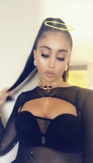 kali uchis